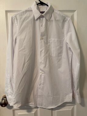 Men's Van Heusen White Dress Shirt - Classic Long Sleeve